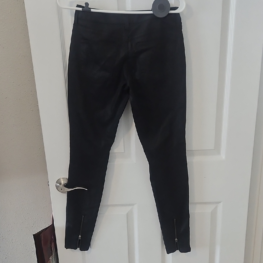 The Limited Black Coates Skinny Jeans With Zippers On Back Legs